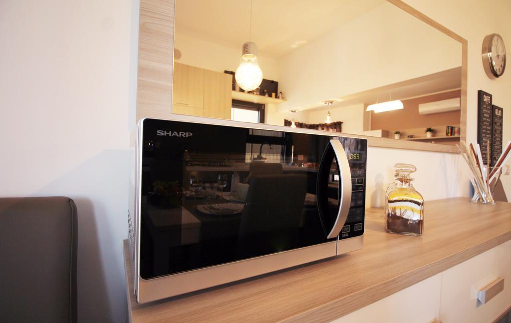 Eur Bright Spacious Terraced Apartment With Private Parking Only For Small Cars Róma Kültér fotó