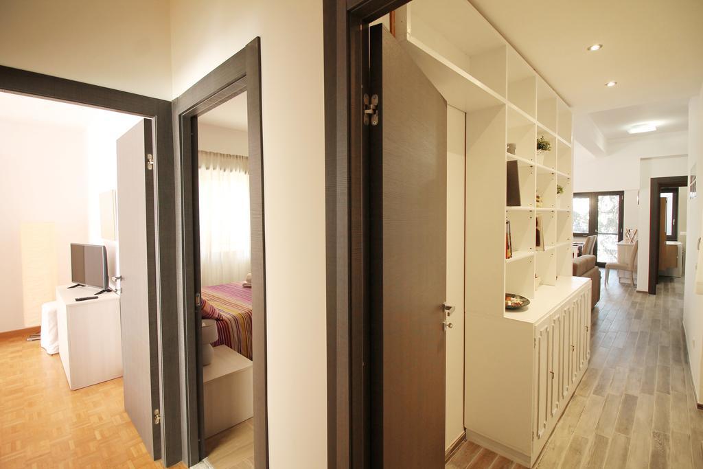 Eur Bright Spacious Terraced Apartment With Private Parking Only For Small Cars Róma Kültér fotó