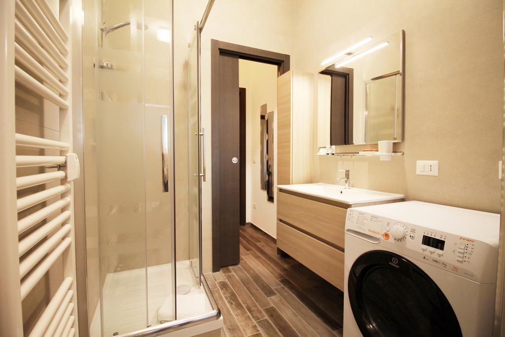 Eur Bright Spacious Terraced Apartment With Private Parking Only For Small Cars Róma Kültér fotó